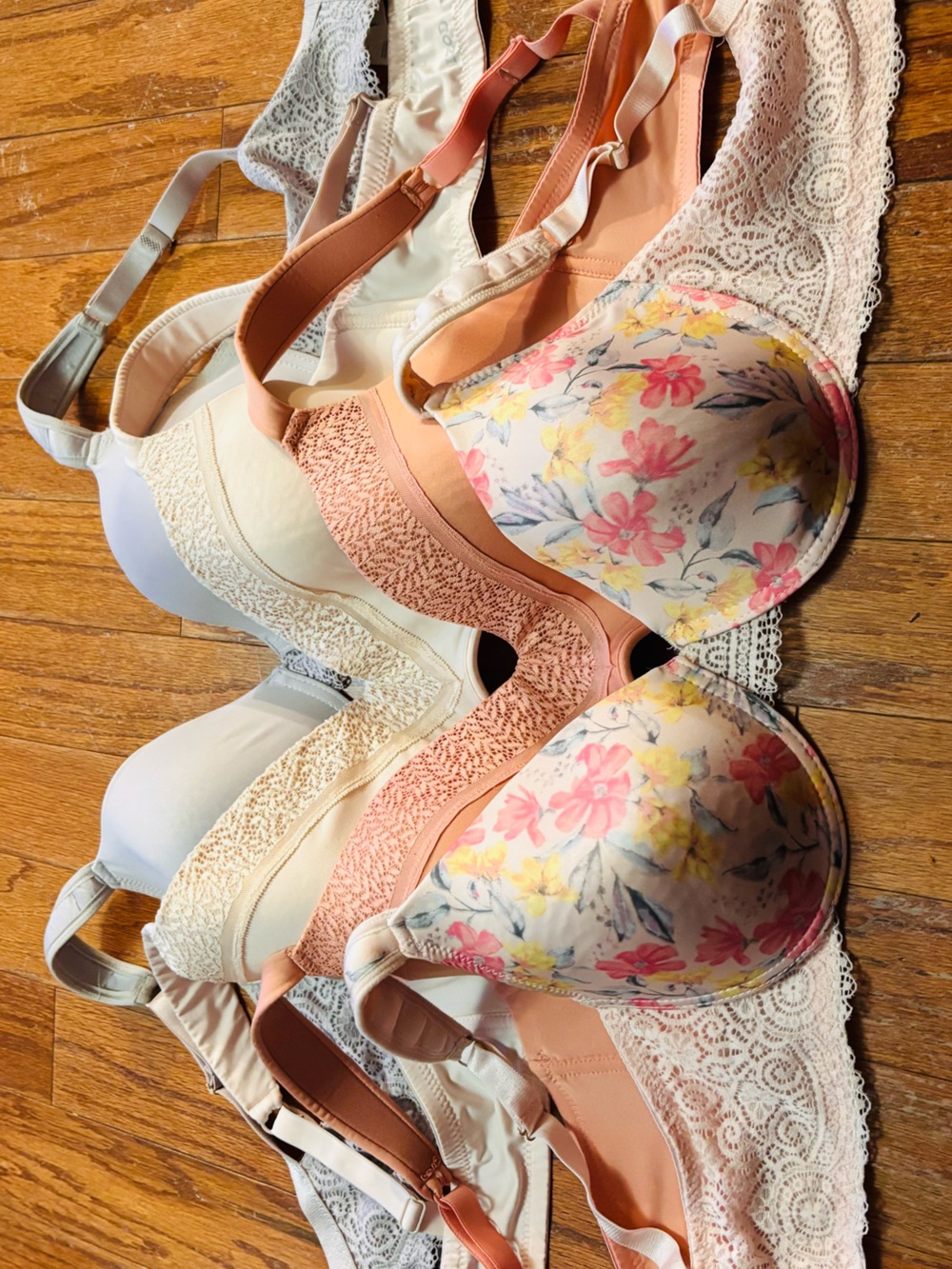 Jessica Simpson and IZOD Bras NWOT 4 Total for $25